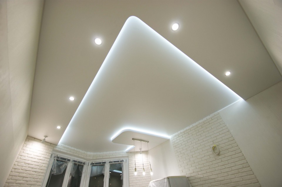 Заказать парящие натяжные потолки в г. Евпатория